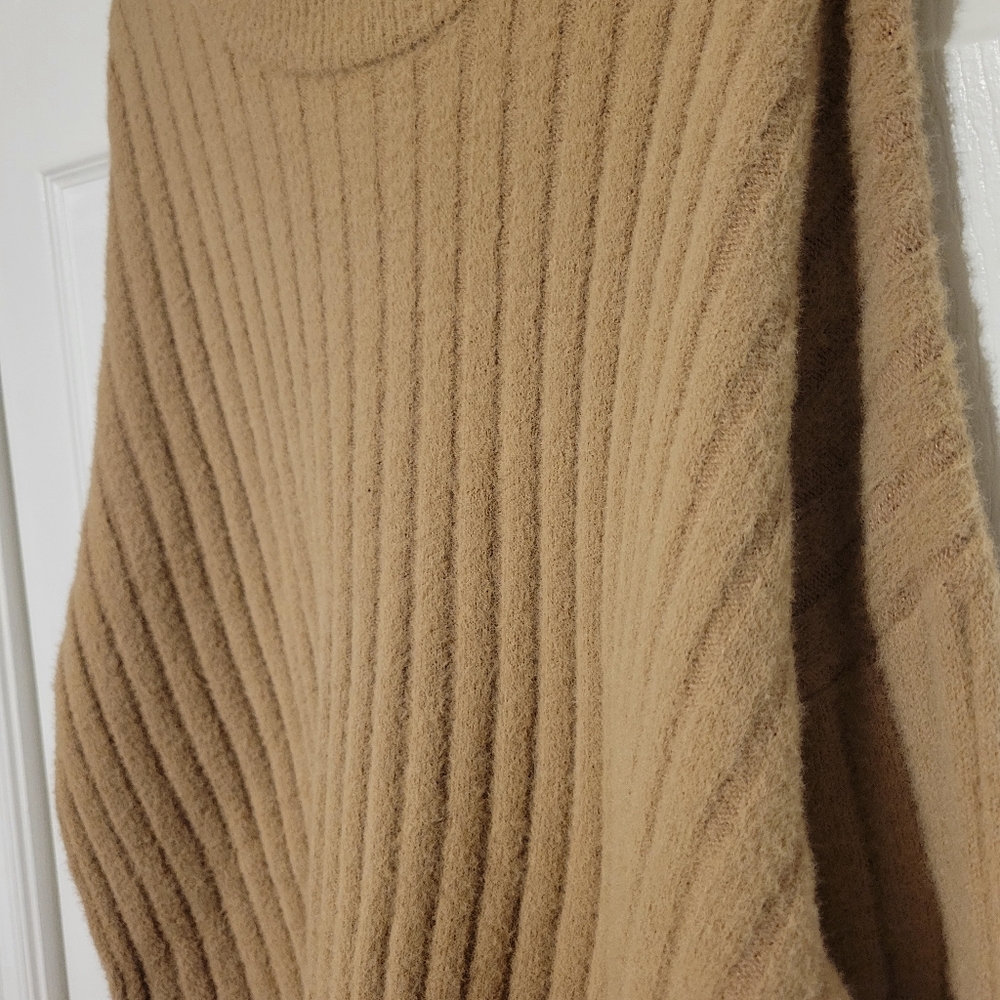 Oversized Chunky Ribbed Sweater Size Small - Picture 4 of 7